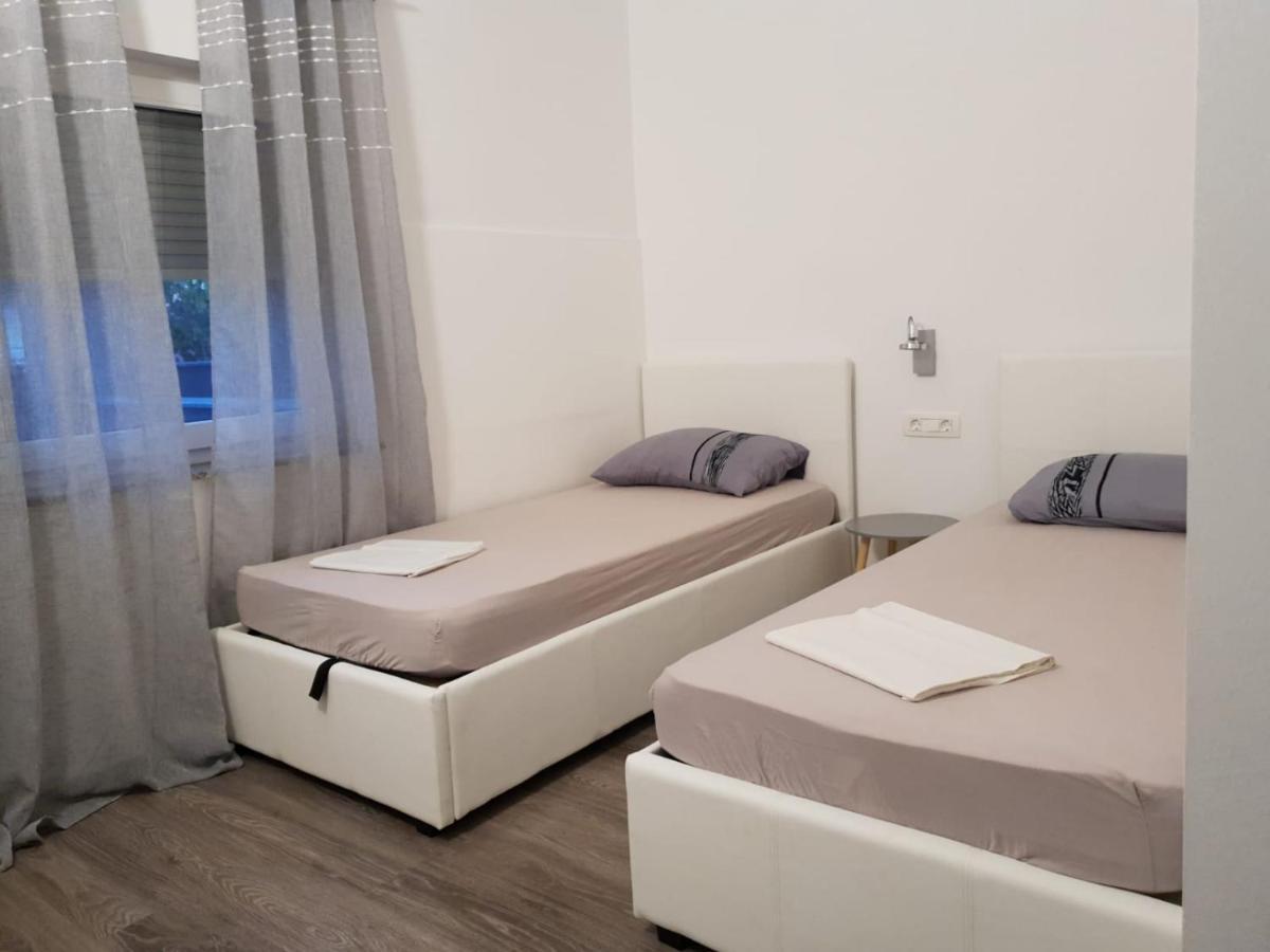 Apartman Bitunjac Gornji Karin Exterior foto