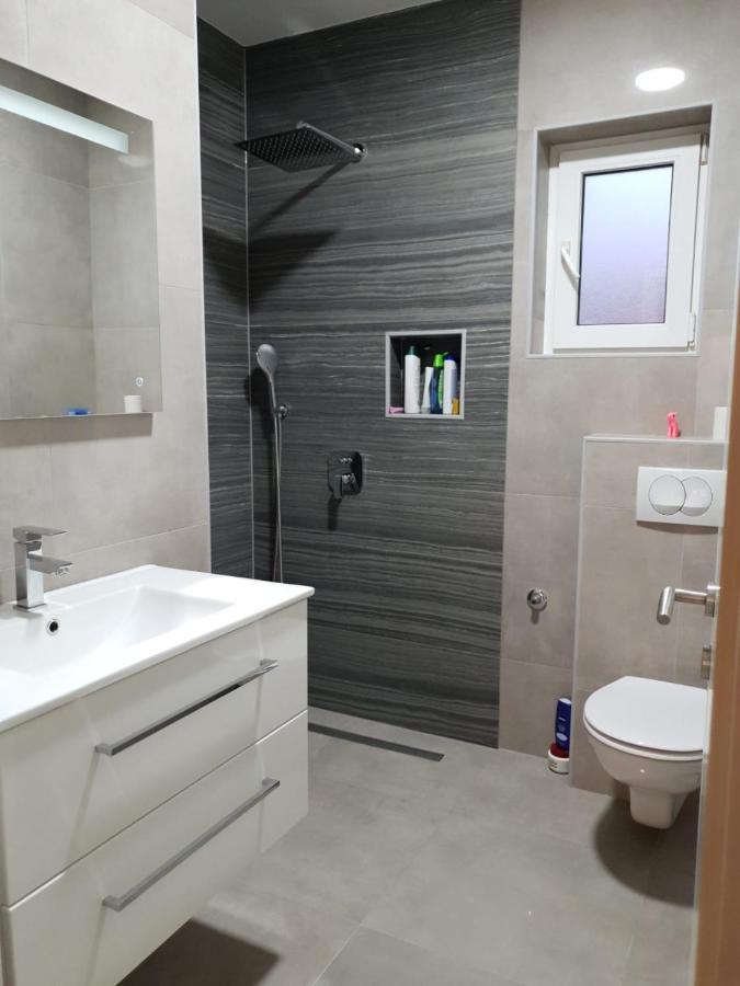 Apartman Bitunjac Gornji Karin Exterior foto