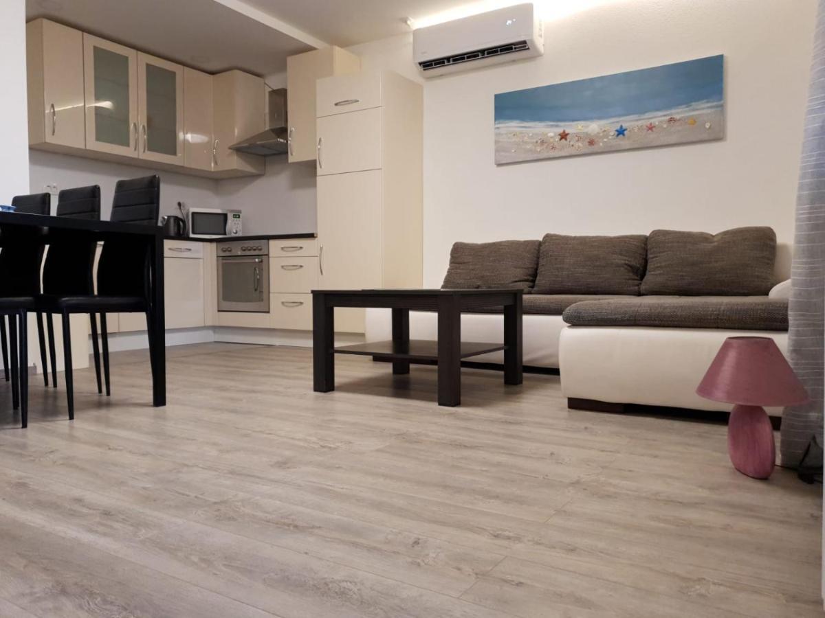 Apartman Bitunjac Gornji Karin Exterior foto